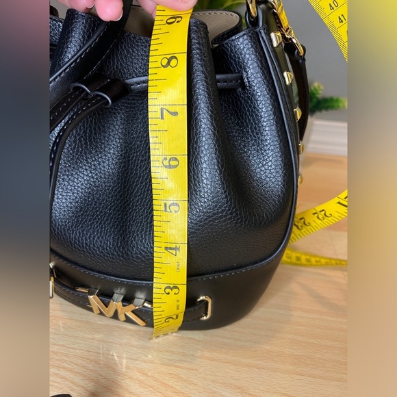 Michael Kors Reed Bucket/Messenger Bag - Picture 8 of 13